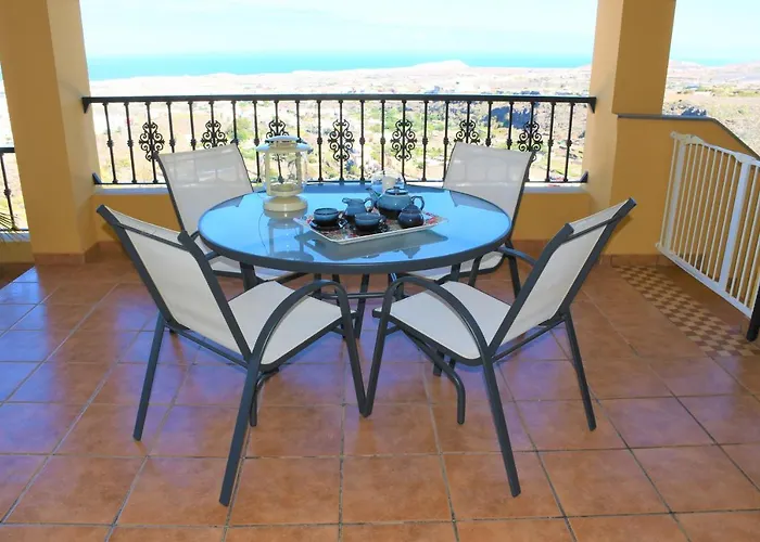 Pedro's House With Fantastic Views Telde
